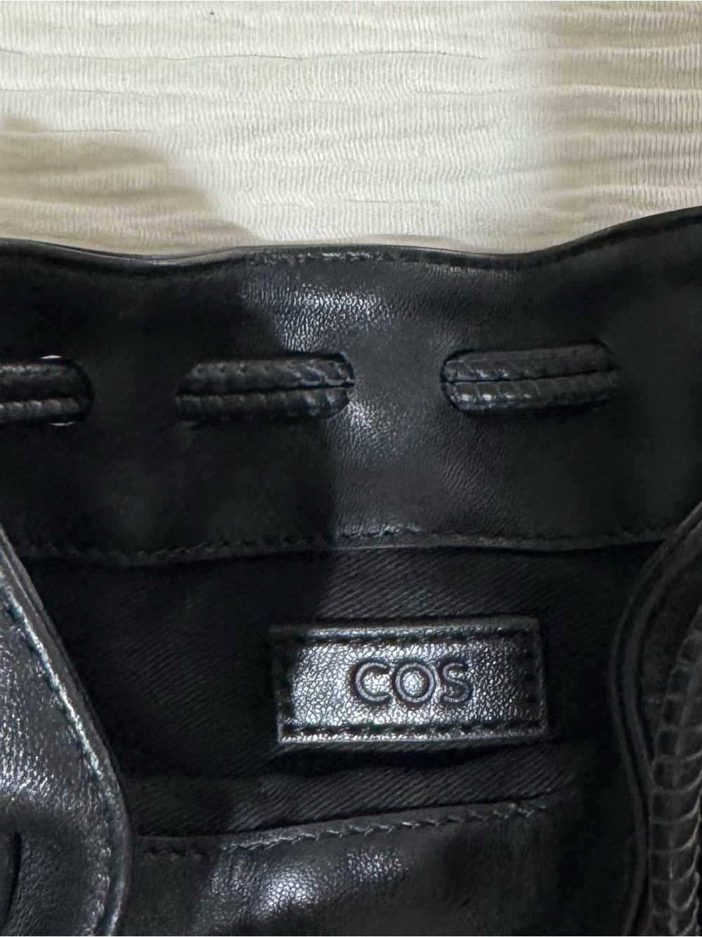 COS LEATHER GATHERED POUCH Black Drawstring Crossbody Bag - Picture 8 of 10